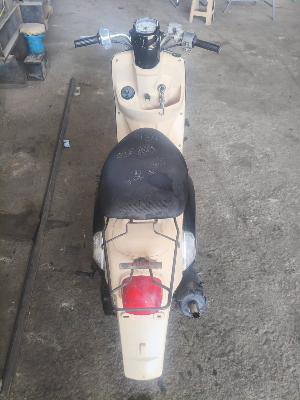 دراجه بوليسي للبيع مكينه حلوه كهربائيه شغاله دراجه تخبل دراجه ما متعوبه سعر 475 وبيها مجال لطيبين مكاني كربلاء شارع ابو طالب رقمي ***********
