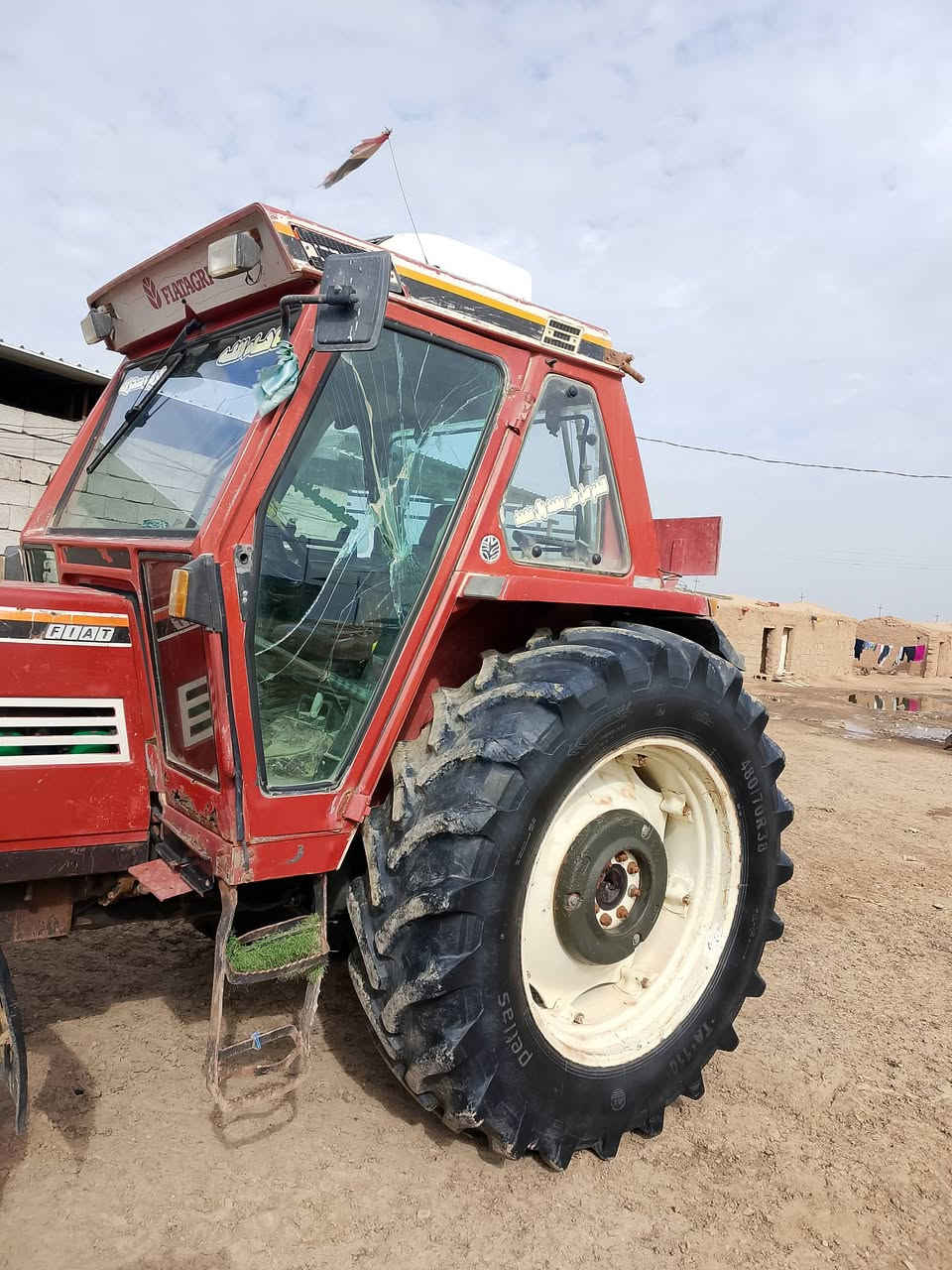 مكينه للبيع فيات حجم 100شغاله مابيه اي نقص كهربايات شغاله نكره سلف لا صرف ولا تبخير تكمه عريظه اكسل بارز سنويه بسمي الستفسار اتصل على الرقم ***********
