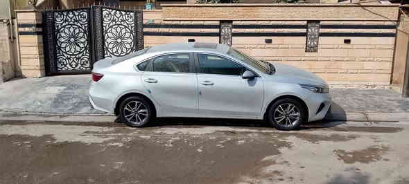 سيراتو 2024 شركه الدوليه زيرو ماشيه 1000 رقم بغداد بأسمي لون سلفر محرك 2000 فتحه مواصفات المعروفه بعدها  بضمان  مكاني بغداد  للسفسار *********** السعر 205،ورقه
