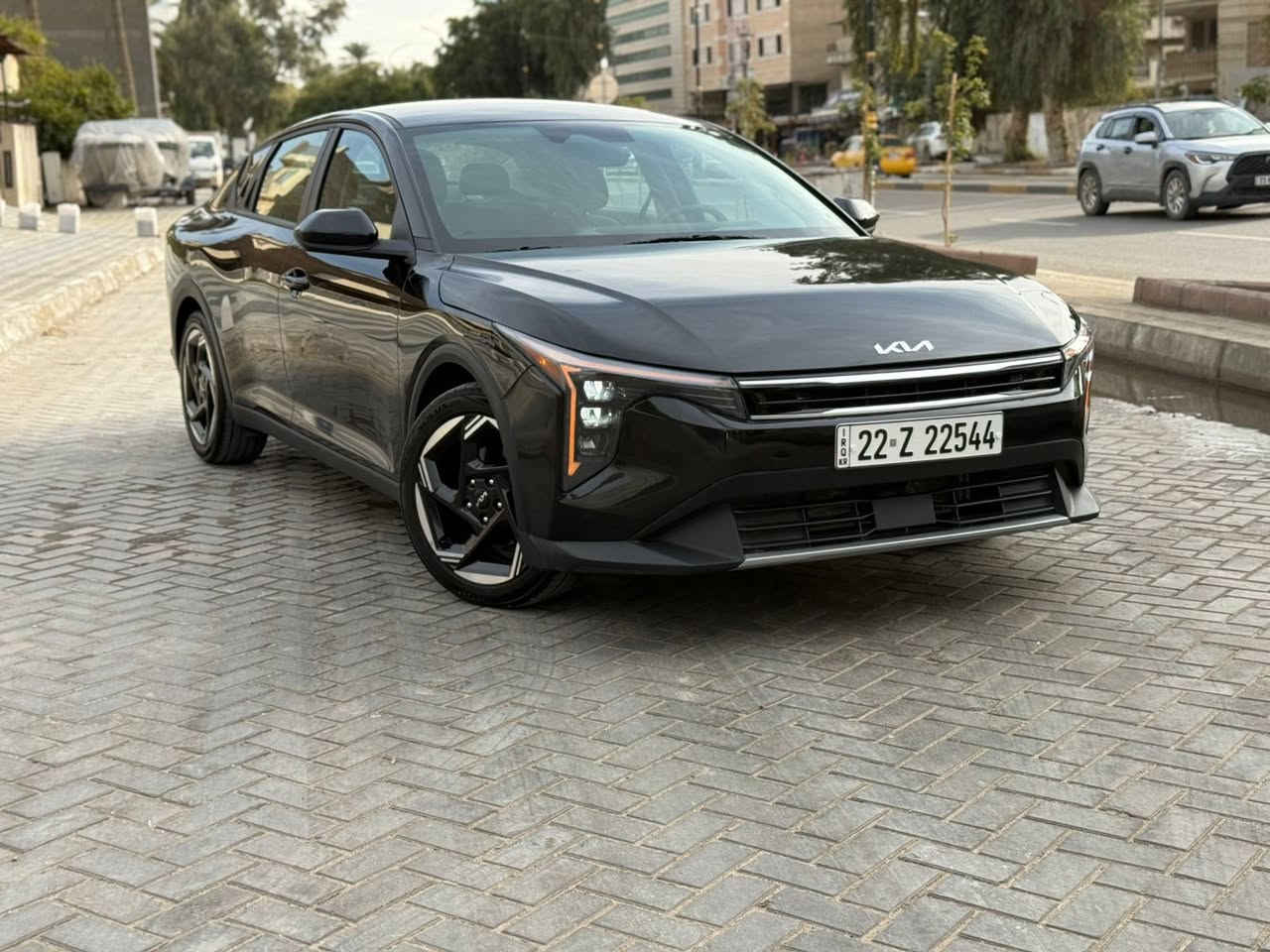 السلام عليكم كي فور 25 EX وارد امريكي ضرره ينيد صبغ  بدون دواخل صور الضرر مرفقه سياره جديده مابيه كل نقص ماشيه 6000  مل  محرك 2000 دوش  فول عدا الفتحه رقم اربيل
السعر172
بغداد الامين
***********
