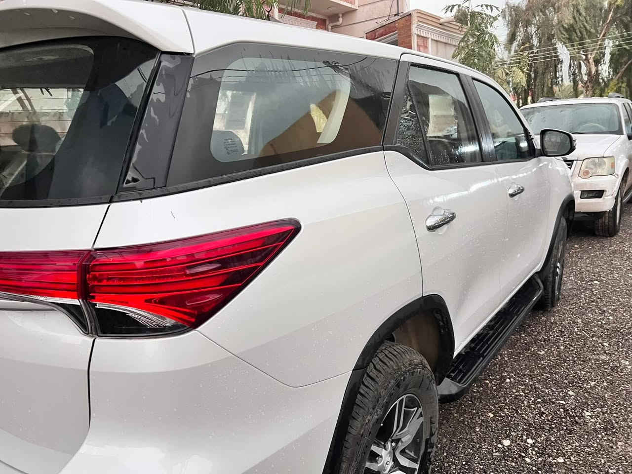 Toyota Fortuner-2024
تويوتا فورتشنر موديل٢٠٢٤‏
وكالة  خليجي كفالة عامة كلها وضع الشركة زيرو ماشيه 10 
خليجي مكفولة
داخل قهوايي

تفاصيل : 
محرك 4 سلندر حجم 2700
فور ويل
7راكب
دبل سويج
تحكم ستيرين
حساس خلفي
تبريد مركزي ثلج
سعرهه 300 ورقه مكاني بغداد شارع 62 وهذا رقمي 
***********
-----------------------------------
