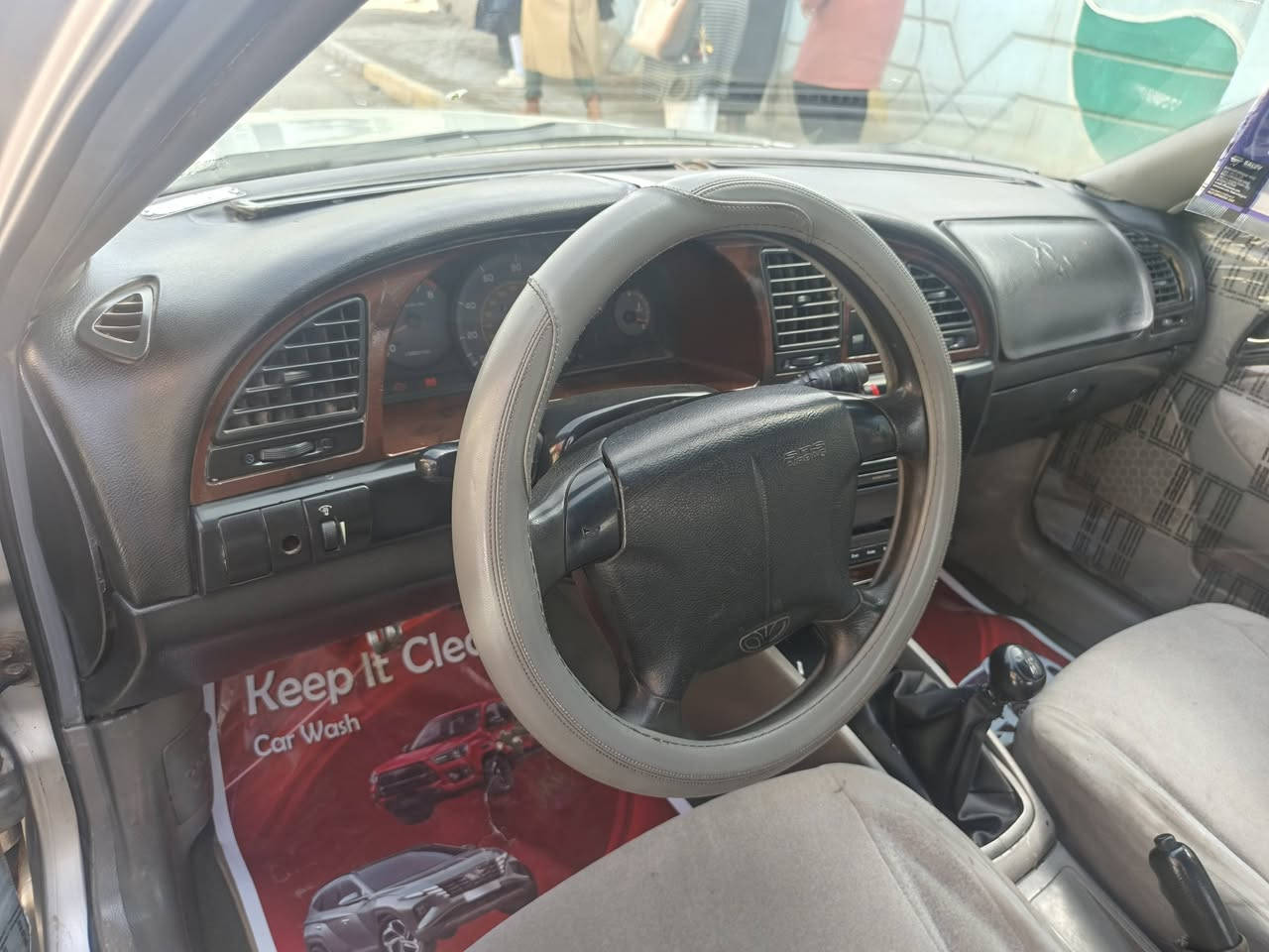 نوبرا ٢٠٠١ السيارة مصبوغة عام ما عدا قبع الجنطه بيه طخه موضحه بالصور
السياره نظيفه السياره باسمي رقمي إنكليزي هزه جديده رقم واسط السعر ٣٥ ورقه مكاني بغداد البياع الشهداء رقم الهاتف ***********
