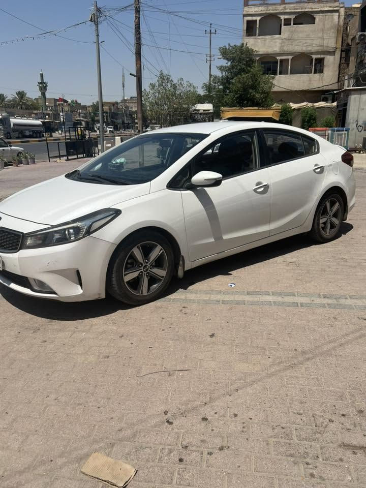 كيا فورتي ٢٠١٨
مكفوله من الضربه والصبغ فول مواصفات عدا فتحه
رقم سليمانيه جديد وهزه جديده تحويل ثاني يوم
السعر ١١٨$
للاستفسار الاتصال/***********

