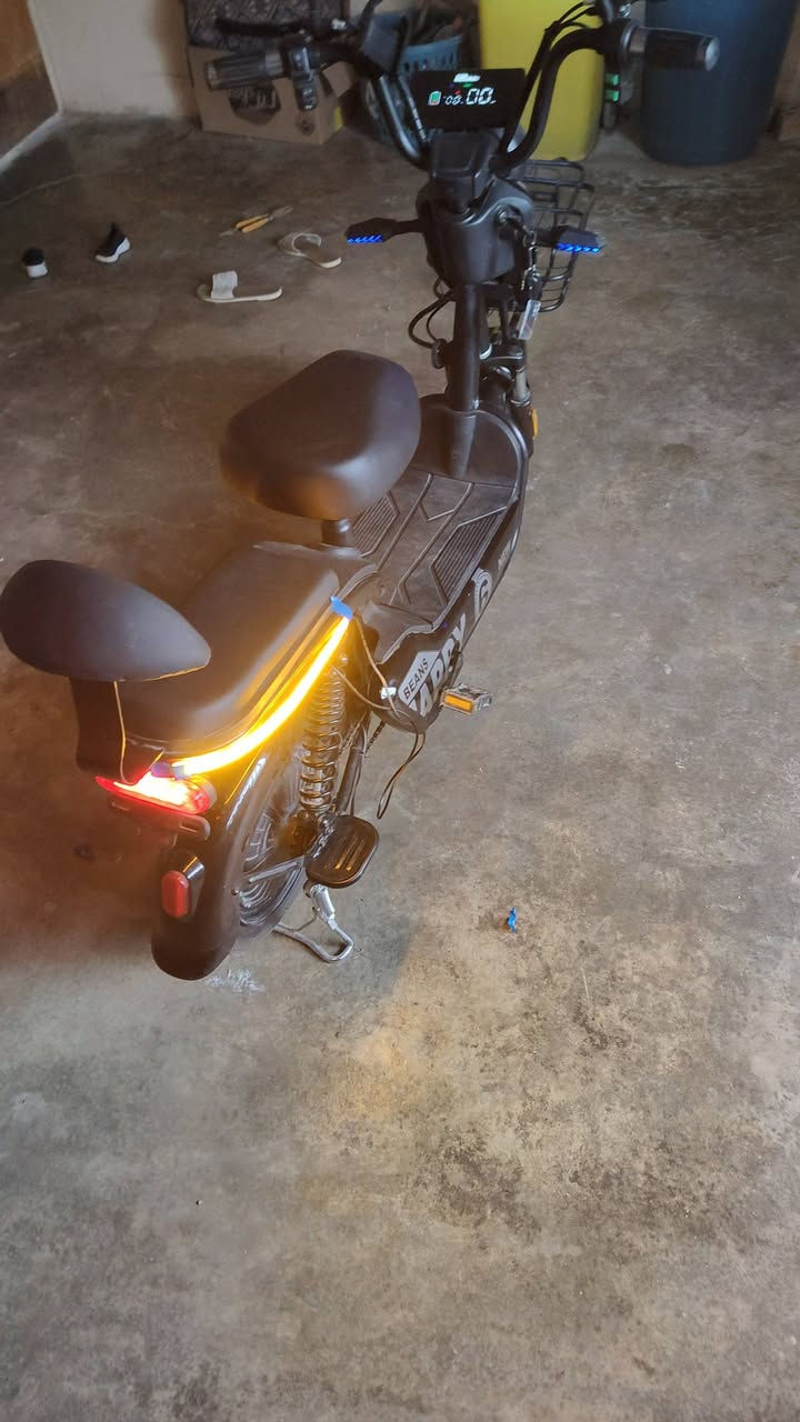 السلام عليكم
بايسكل شحن للبيع مستخدم شي قليل 
سبب البيع لا يوجد سائق اله 😁
السعر 200 وبيه مجال شي قليل 

الاتصال 
***********
***********
