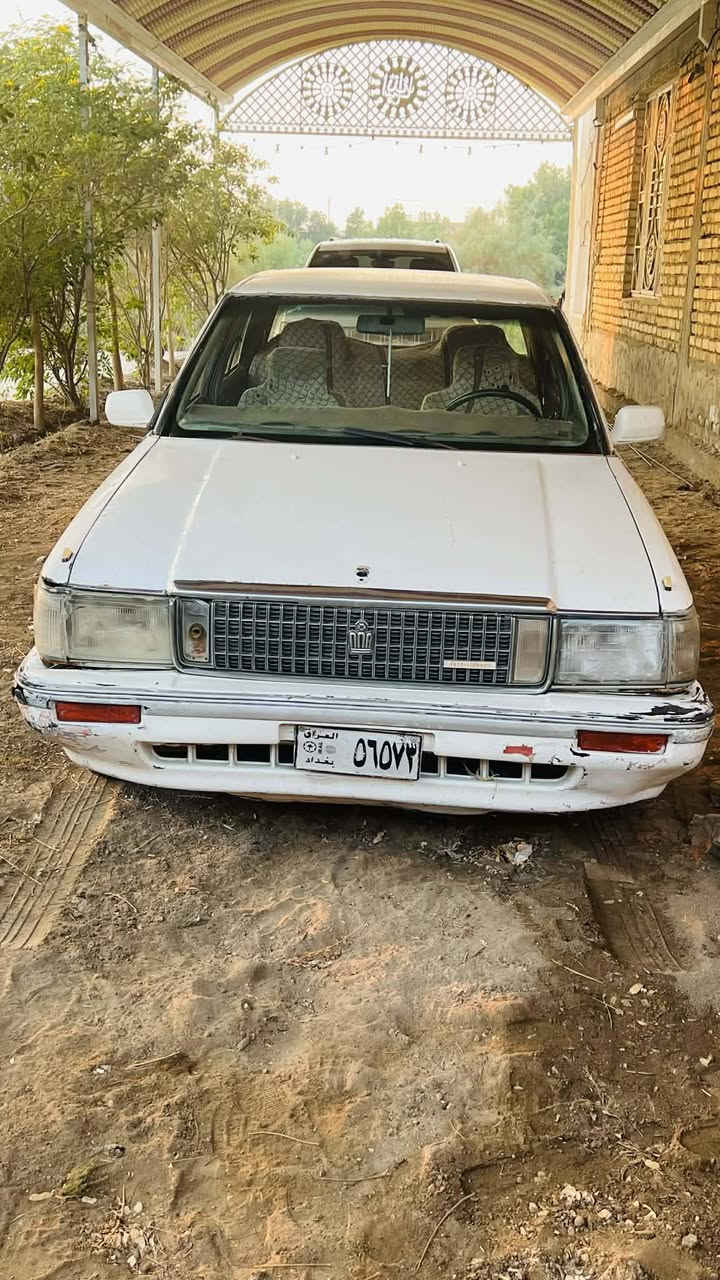 سيدان. يسرى بلاد. 
موديل 88. .رقم بغداد صدامي
سعره 20.. ورقه. 
مكانه ذي قار سوق الشيوخ للاستفسار ***********
