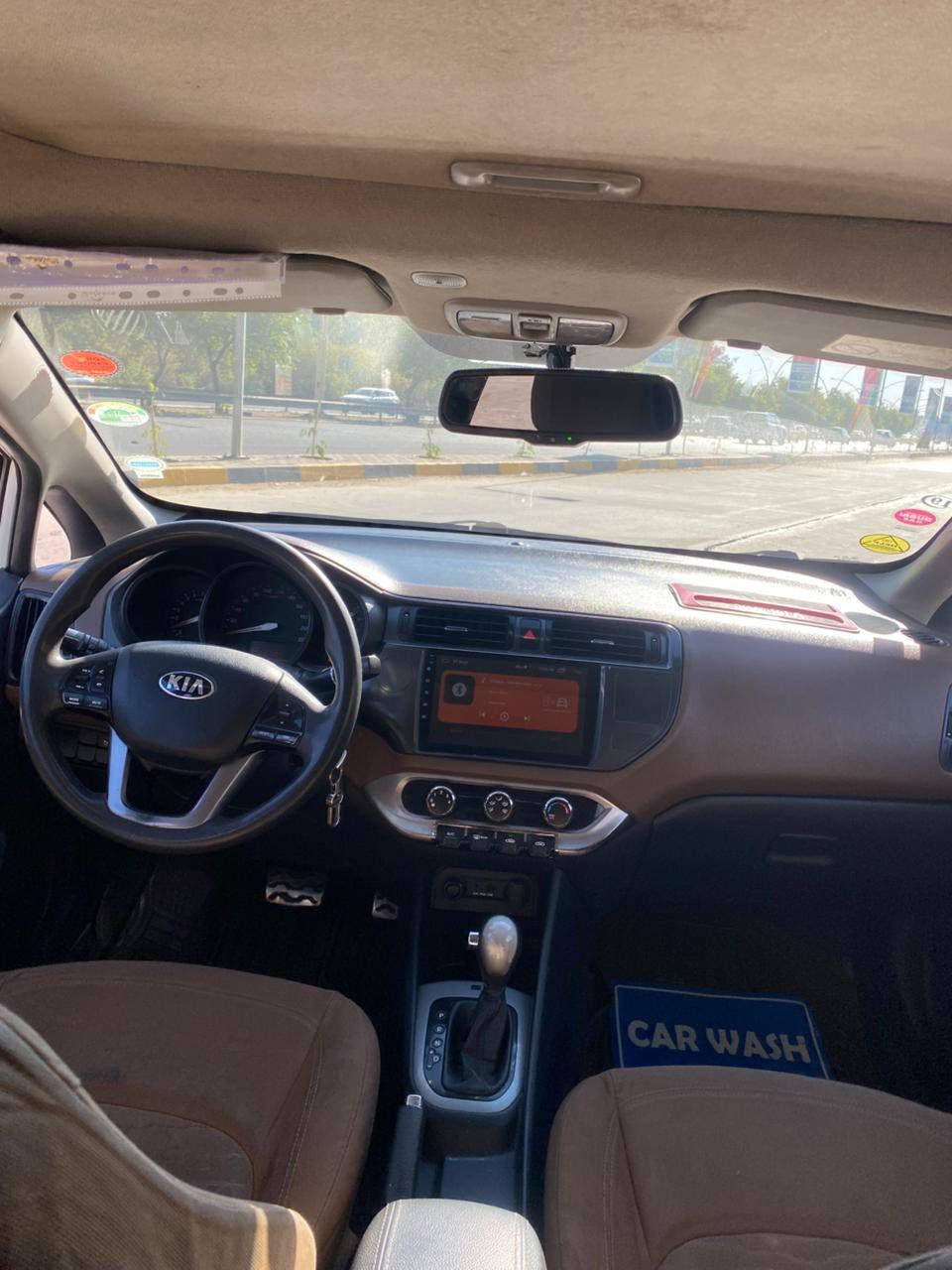 السلام عليكم
كيا ريو 2014  خليجي فول 
محرك ١٦٠٠
تحكم ستيرن جهتين 
حساسات امامي خلفي 
اشاير بالمري
مري شفط 
شاشة 
كامرة 
كير مكينة تبريد بشرط
بيها ٣ قطع صبغ 
السعر ٨٥ وأبيها مجال بصيط 
شرط التحويل
الشراي يتصل ***********
