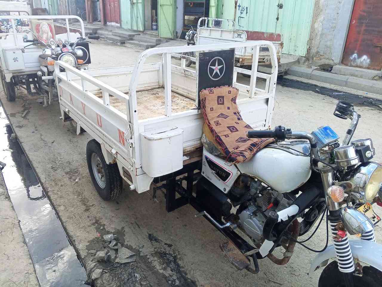 عمي سلام عليكم ستوته البيع جاهزه
ال2014ماناقصه شي مكينه ناعمه تعمير ضفيره جديده تواير جوبلس جدد*********** سعرها بأحد وتلثميه
