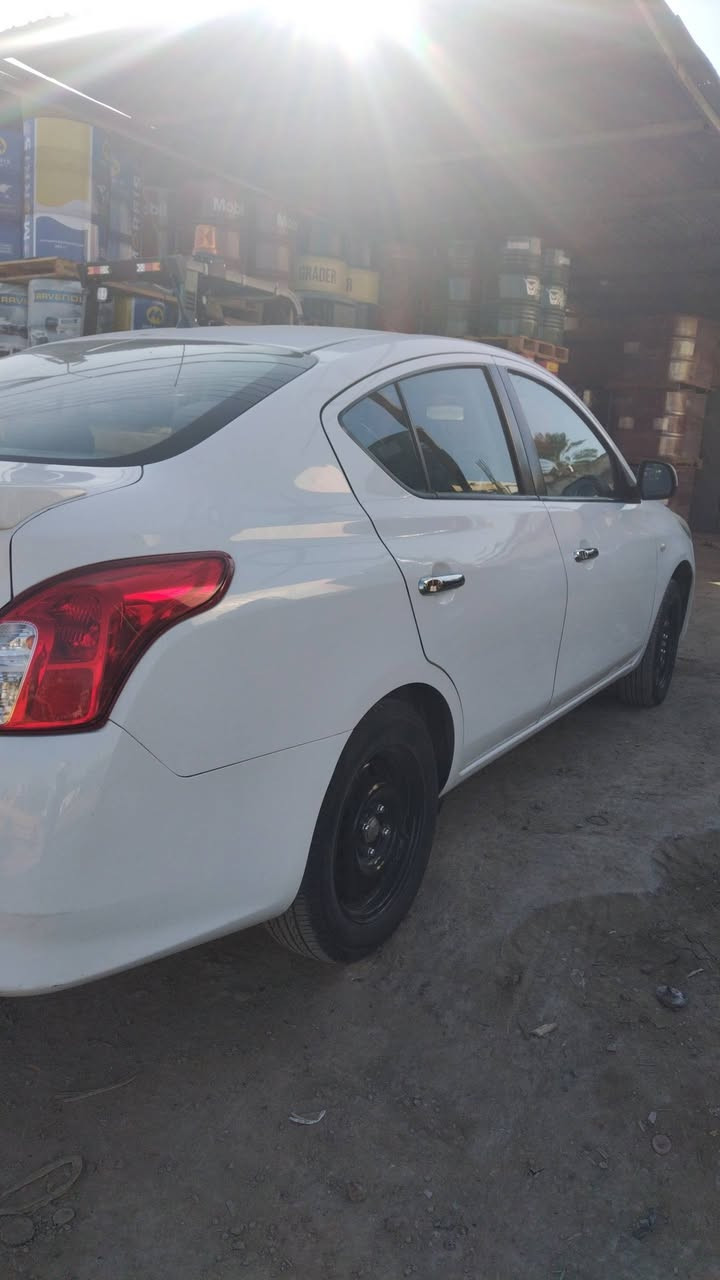 السلام عليكم سني هندي موديل 21 اربيل سنويه منافذة باسم شركه السيارة بدون صبغ وتبديل ماشيه 92 السعر 112 عنواني بغداد الغزاليه ***********
