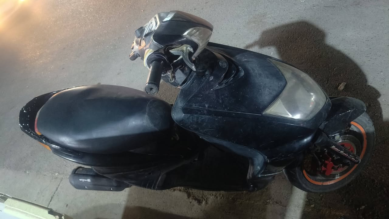 للبيع سكنس كهربائيات شغاله باتري جديد  الدراجه عاطله سعر ٢٠٠ وبيها مجال حك الجيه مدينه الصدر ***********
