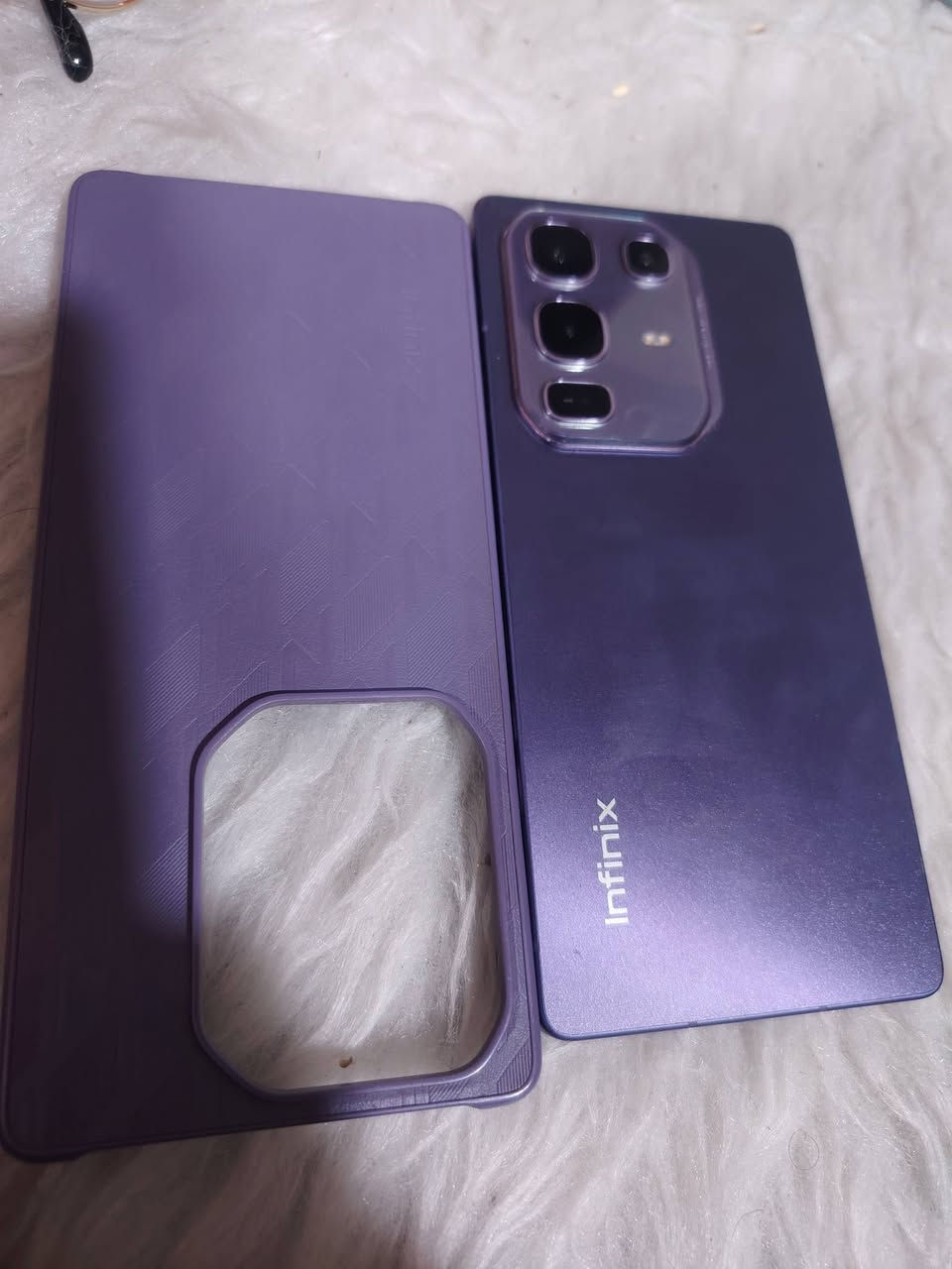 انفنكس نوت 50 برو للبيع جهاز جديد كلش شخط مابي استعمال ايام فقط غراضه نقص شاحنه بس كارتونه وسماعات موجودات سعر 275 وبي مجال بصيط ***********
