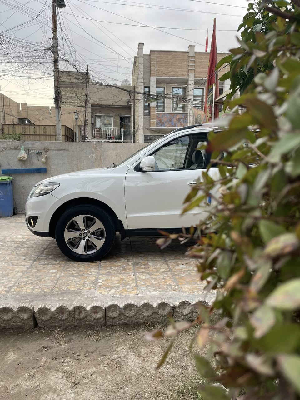 السلام عليكم
سنتافي 2012  وكاله خليجي 

بحاله الشركه ❤️ ماشيه قليل جدا ً استعمال شخصي 

رقم بغداد جديد مع سنويه جديده بسمي تحويل مباشر 

فول مواصفات 1/1 

بصمه \ سلايت كهرباء / جلد / 6 سلندر. / فور ويل / 
كشن كهرباء / 7 راكب وبعد هوايه مواصفات 

مكفوله من صبغ وضربه وتبديل ولبارد جميع اجزاء السياره 

مكان بغداد / الطالبيه / الاستفسار ***********
