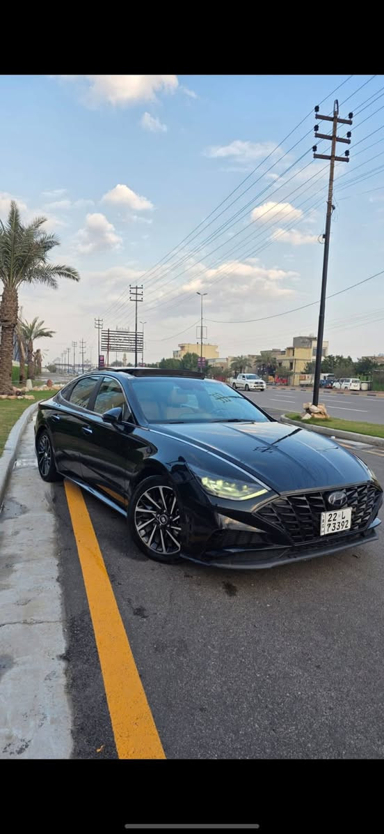 سلام عليكم للبيع  او مراوس حسب القناعه 
سوناتا موديل ٢٠٢١ فول للاخير لمتد
فول مواصفات اعلى فئه
مواصفاتها :
1 .نظام رؤية محيطية 360 مكون من 4 كاميرات .
2.نظام كاميرات تعمل مع الاشارة تضهر شاشة عداد السرعه 
3.نظام نقط عمياء و تنبية 
4.نضام توقف تلقائي عند الرجوع
5.شحن هاتف لاسلكي
6.نظام المفتاح الذكي ( السياره تتقدم و ترجع بالسويج ) والتشغيل عن بعد
7.نظام اوتو بارك ( السياره تطبگ وحدها ) 
8.شاشة كبيرة قياس 10.3 لمس وشاشة العداد 12.3 انش
9.نظام قيادة شبه ذاتية
10.داتا شو يعرض على الجامة الامامية السرعة وجميع الرادارات 
11.نظام تفادي الاصطدامات الأمامية من خلال رصد المشاة .
12.نظام الخروج الآمن عند فتح أبواب السيارة من ترصد 
13.نظام المحافظة على المسار مع توجيه اوتوماتيكي حتى سرعة 145 كم/س .
14.بصمه تشغيل و ابواب 
15.مقاعد امامية تدفاء و تبريد و خزن ميموري
16.مقاعد اماميه كهرباء
17.حساسات امامية وخلفية 
18.نظام ازالة الضباب و المطر تلقائي عن الزجاج الامامي
19.بانوراما 
‏ 20.LED اضاءة داخليه +اضاءة خارجية زنونLED 
21.تبريد قطعتين امامي خلفي 
22. السماعات (12 سماعة) Bose
23. دبل جام 
24.صبغ فقط بنيد بدون دواخل ابد وبيها بلهلال يم قبغ البانزين فقط
السعر ١٥٣

مكاني بغداد الدوره 
***********
