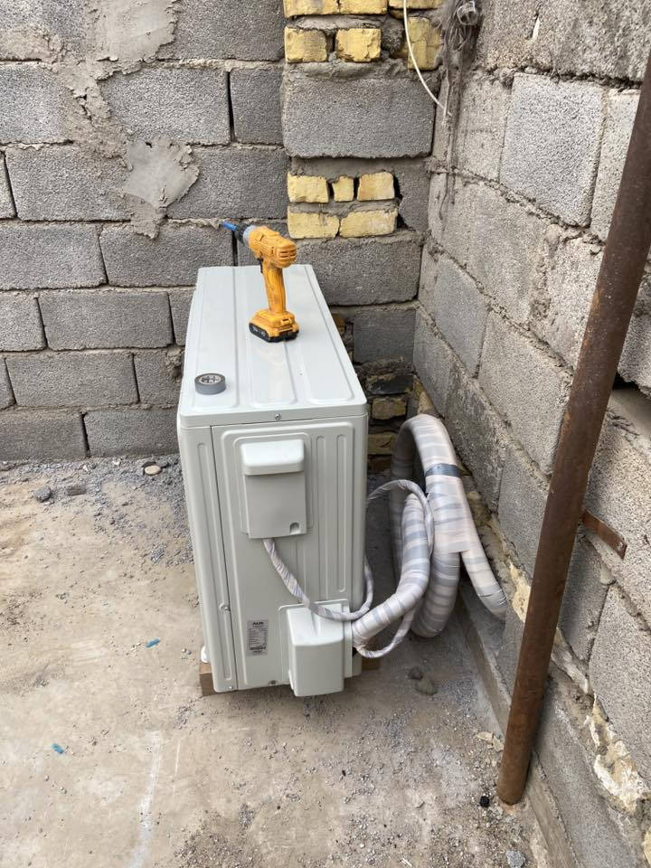 تنصيب سبالت.              ***********
صيانه سبالت ومكيفات.  ***********
غسل سبالت ومكيفات موقعي داخل البيت
تصليح ليك وشحن غاز 
فتح السبالت وتنظيفها وغسلها واعاده تنصيبها باسعاااار مناسبه
اتصل والباقي علينا نجيك لباب العنوان واسط
