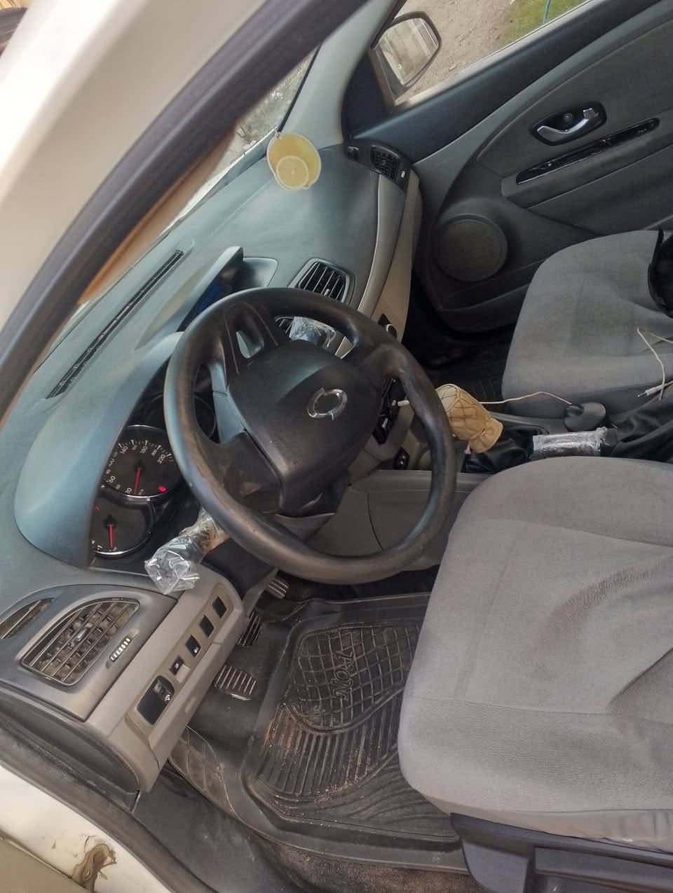 السلام عليكم سني سامسونك موديل 10 رقم صلاح الدين مشروع وطني تحويل مباشر سياره فول مواصفات بس كير عادي سياره محرك كير كهربائيات صدر تخم تاير كله جديد تبريد ثلج السعر 80 ورقه ترهم مراوس مكان الانبار ***********
