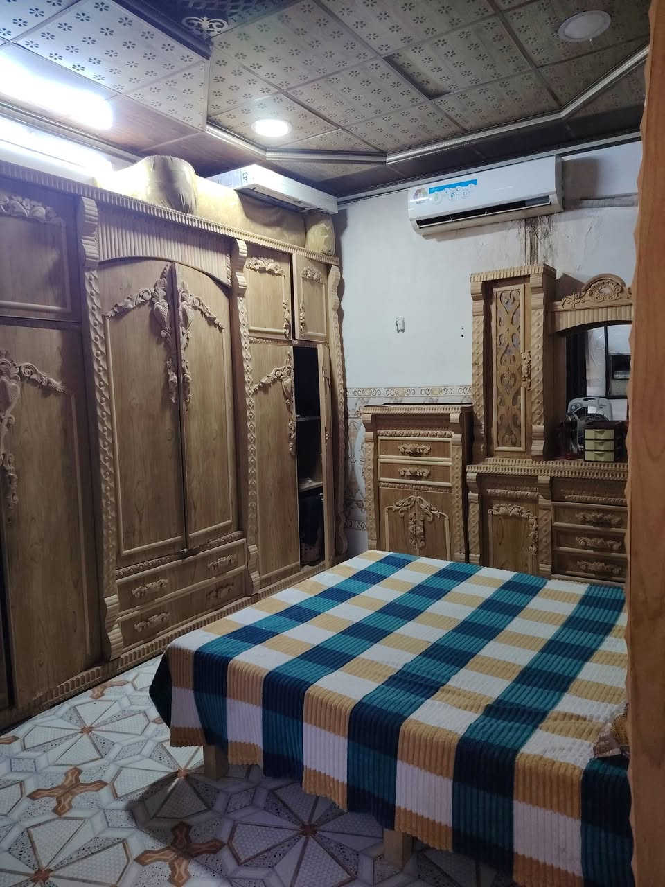 🏠بيت للبيع موصل حي الانتصار شارع 30 خلف اسواق حسام🏠 بيت مربع فول المساحه 100 متر يتكون من غرفه وهول واستقبال 
مطبخ مشتملات وبيتونه 🗒️سند طابوالزهور شرط📍 التحويل👉 
السعر 75 مليون وبي مجال💵💴 للاستفسار  مكتب 🏢 ابو صفوان الاتصال ارقام👉👉 التاليه✅✅✅✅✅✅✅✅ 
*********** وتساب☎️ 
*********** وتساب☎️
