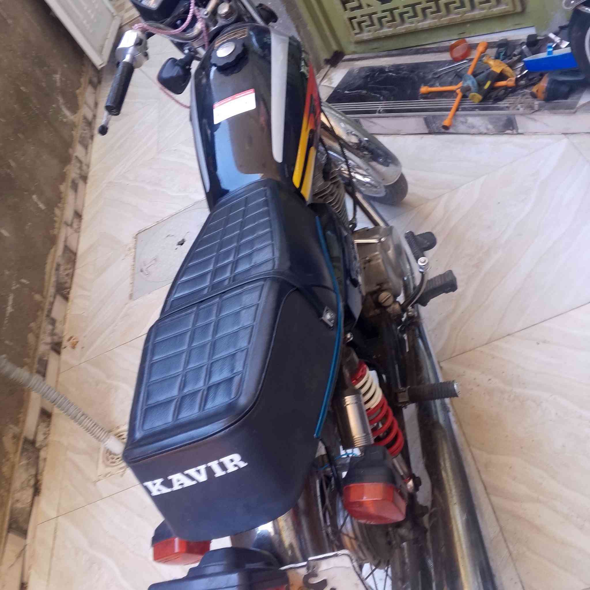 سلام عليكم دراجه مال ايران كوير سعر 600 وبيه مجال الرقم 
***********
