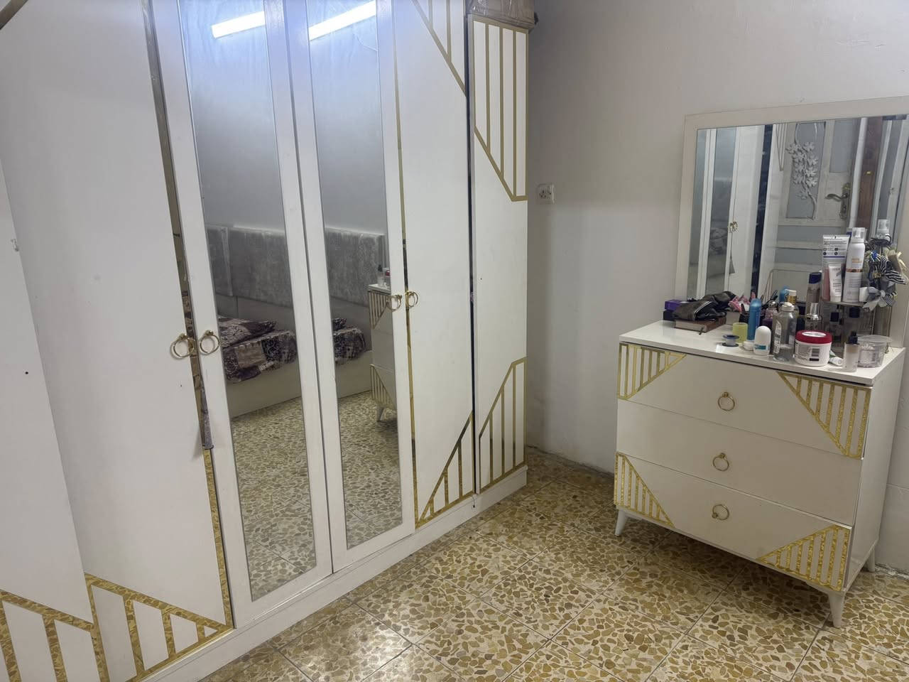 غرفه نوم سريرين كنتور ٦ ابواب كوميدي ميز تواليت ٤٠٠ الف


**إذا كنت صاحب هذا الإعلان وتريد حذفه لأي سبب، رجاءا أرسل رسالة إلى الدعم الفني**