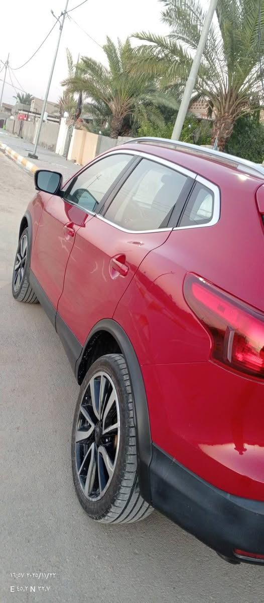 اسلام عليكم 
نيسان روج 2017 بغداد انكليزي باسمي هزه جديده
فول مواصفات ماشيه 21 الف وقابل للزياديه السياره كلش نضيفه بالعافيه على الياخذه كير محرك مكفول 2000
 المرغوب للستفسار علق بتم يوصلك السعر اوتصال 
مكان واسط 
***********
***********
