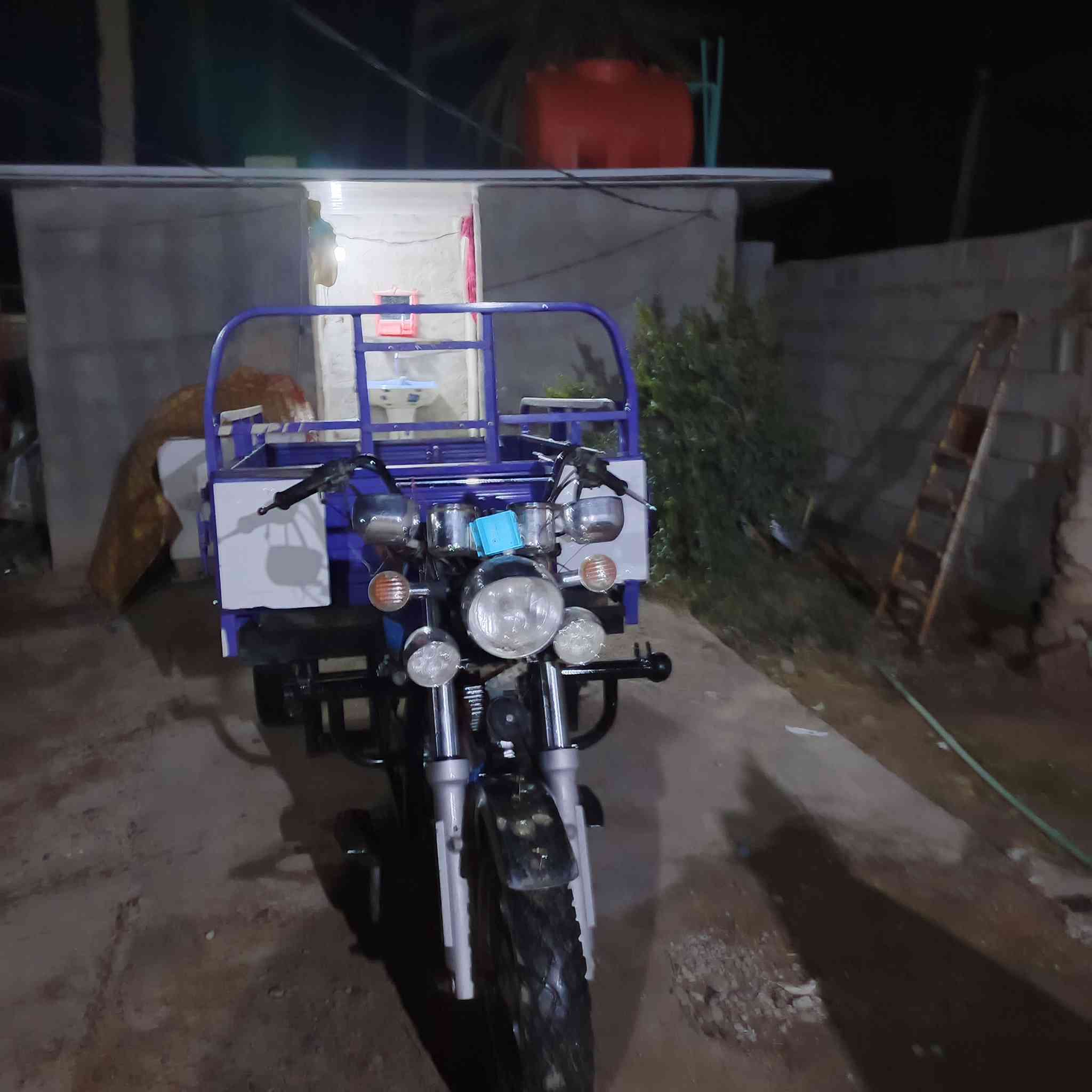 السلام عليكم ستوته للبيع 21 مقفوله كفاله عامه اوراق كامله السعر خاص رقم الهاتف 📞*********** للاستفسار وانا بالخدمه للشراي
