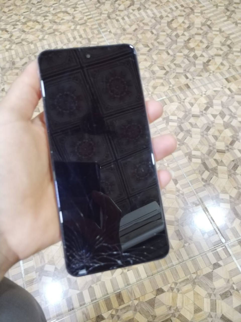هاتف ريلمي c75x بصمه اصبع جانبيه مع بصمه وجه سريعه مساحه التخزين 256مع رام يصل إلى 24 كيكه مع شحن سريع 45واط فقط مفطور المس يعني ما مأثر على الشاش تكدر تبدلو يكلف 15 الف مكاني موصل أيسر حي القاهرة السعر 120 بي مجال متواجد فيس او اتصل ع رقم ***********

