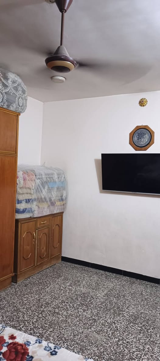 بيت ١٠٠متر الواجهه ٨ والنزال١٢٫٥ طابقين الاول صاله وغرفه نوم ومطبخ وصحيات والطابق الثاني ثلاثه غرف نوم وصحيات العنوان دوانم الشعله نهايه شارع بيت موزان قرب حسينيه انوار المصطفى السعر ٨٠ وبي مجال للاتصال***********
