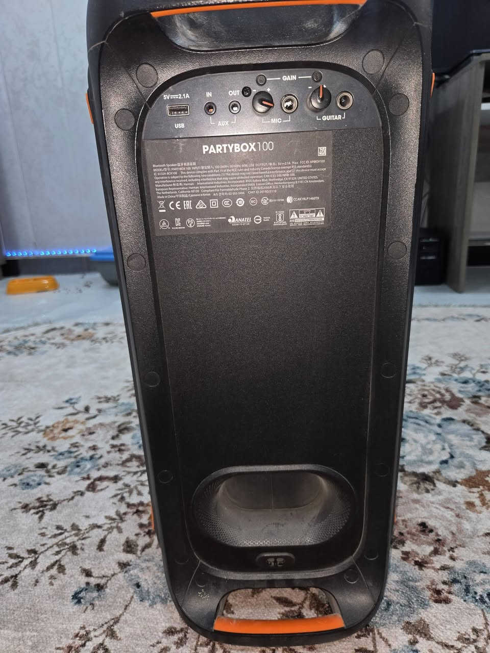 سماعات JBL اصلية 
بطارية داخلية تشحنها تستمر 12 ساعة
نظيفة من كل النواحي بدون اي مشكلة.
سعر 150 الف
***********
بغداد-البياع شرطة الخامسة
