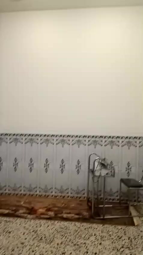 م عليكم بيت للبيع السياحي شارع
بانزين خانه الجواهري او شارع التجار
بشارع فلت حجي محمد المساحة ٢٠٠ متر مربع ١٠ × ٢٠
طابق واحد ستقبال ومطبخ وصالة وغرفتين نوم وخدمات 
وفوك مخزن سندويش شغل البيت درجة أولى من كهرباء كل غرفه ثلاث خطوط خط سبلت وخط صوبه كهربائية أبو الأربع 
وخط وطني وسحب أبو الاثنين ونص يعني كل غرفة ثلاث جوزات بل سركت مي نضام بطاريه النازل  
سعر البيت ١١٥ مليون موبايل ***********
