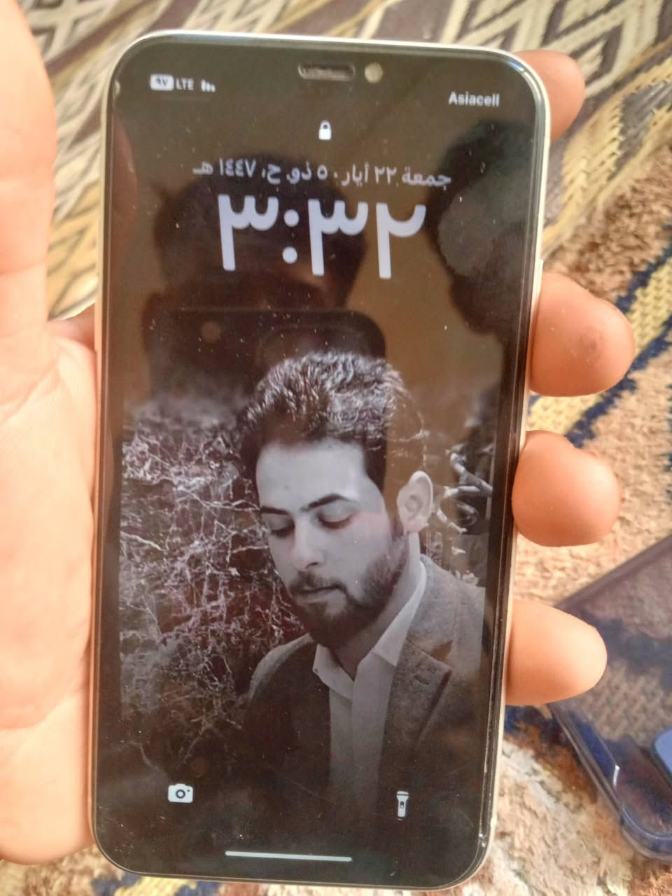 السلام عليكم ايفون البيع ***********
