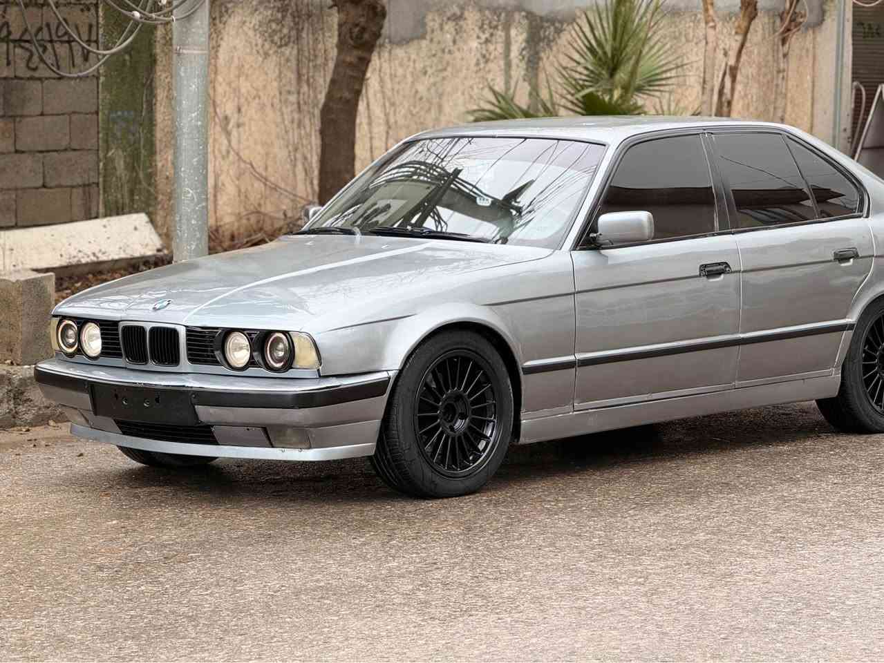ماشاء الله له ماڵی هەموو لایەک
🦅BMW/1993/525Ai🦅
شتی جوان و راقی دانسقە لۆک لۆک
 ئارم پلاستیک هەولێر ئارمو ئوەلیات بەشەرت /ABS مەزبەت
هەیکەلیکی هەتا بڵیی جوانو رێکی هەیە 
لایت ئاڵقەو زینۆنە گەرمی مەزبوت کامل ئەشیای تەبریدی پێوەیە /
گێرو مەکینە بەشەرتی ١٠٠ فیتەر  دەکەڵو بوخار بەشەرت 525 تاک دیجیتەڵ تؤماتیک
موسو براوە بە بەشەرت 
پێشو پشتی دەحمی نییە 
سەیارەکە پێویست بە وەسف ناکا 
پارەی ٥٢٠تێکی گێڕ حادییە سەحری گونجاوە
بۆ زانیاری زیاتر یان تیل بکە یان نامە بنێرەلە خزمەتام *********** فایبەر /وەتس ئەپ
شوێن .رانیە رانية, السليمانية
