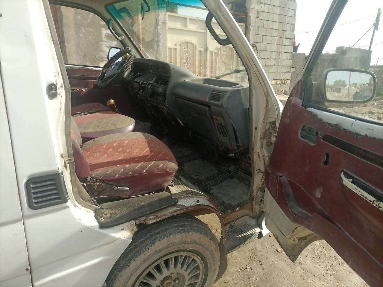 السلام عليكم فتون موديل2010سنويه 27رقم بغداد الماني راعيهه بل زعفرانيه ماندله كير  اكسن مكفوله سياره خير من الله مكينه خير من الله سياره جاهزه 14راكب  السعر 25بيه مجال الطيبين العنوان بغداد العماري رقم الهاتف ***********
