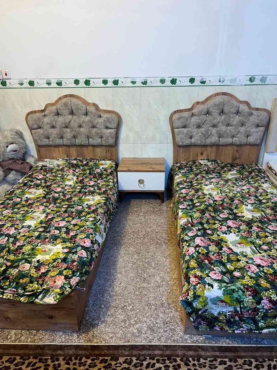 كنتور 4 بيبان + جرابي عدد 2 + ميز تواليت
استخدام قليل ونضيفات 
للاستفسار الاتصال على الرقم الاتي ***********
