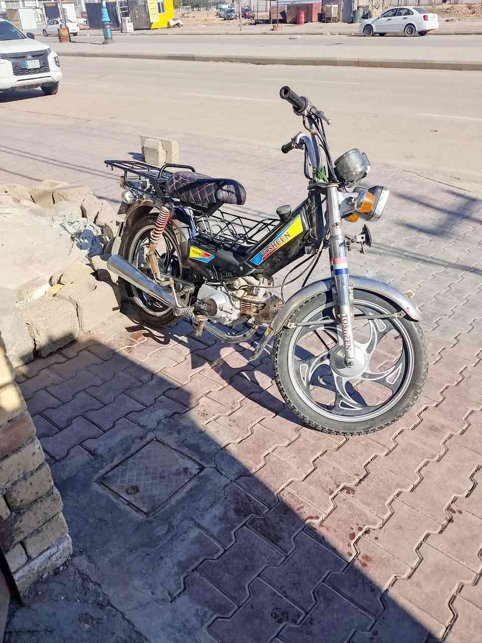 دراجة شهاب قديم نضيفه جاهزه ماناقصه شي كهرباته شغاله تشتغل سلف و هندر سعر 250 قفل  مكان كوت داموك ***********
