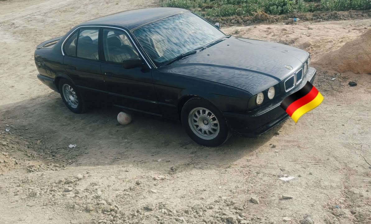 السلام عليكم بي أم للبيع 525تخم تاير جديد باتري جديد كير ومكينه مكفول كهربائيات كلها شغاله تبريد شغال سعر 50وبيها مجال حك الجيه الأستفسار على الرقم ***********
