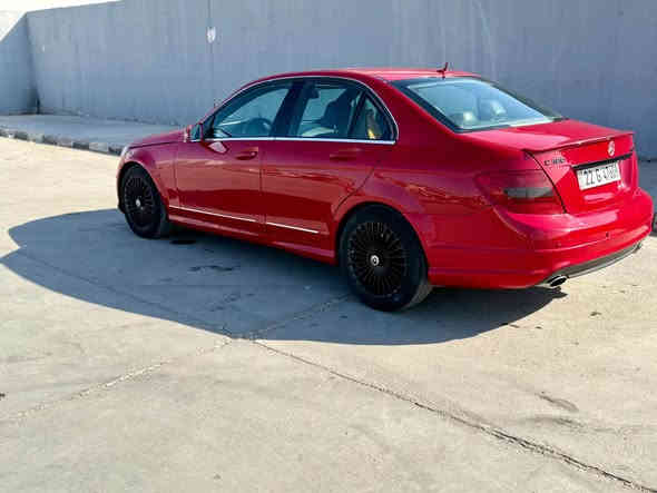 السلام عليكم ورحمة الله وبركاته 
عندي مارسيدس ٢٠١١ فول مواصفات 
محرك ٦ سلندر 
سياره جاهزه 
مرشوشه كلير جماليه شرط بدون ضرر 
السعر ١١٤ وبيه مجال 
***********
*********** بغداد
