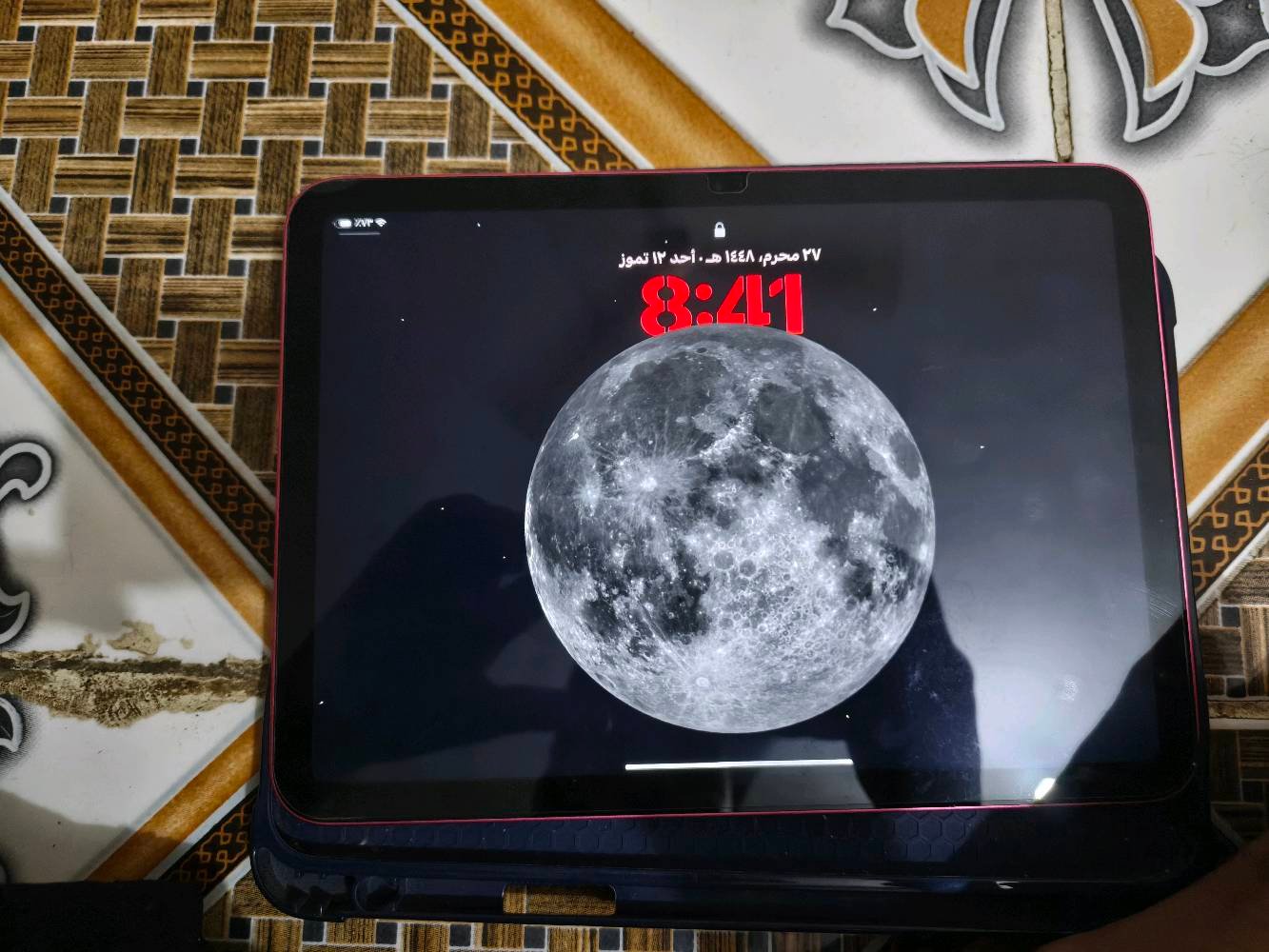 متوفر ايباد١٠ مع شاحنه وكارتون ونظيف كلش