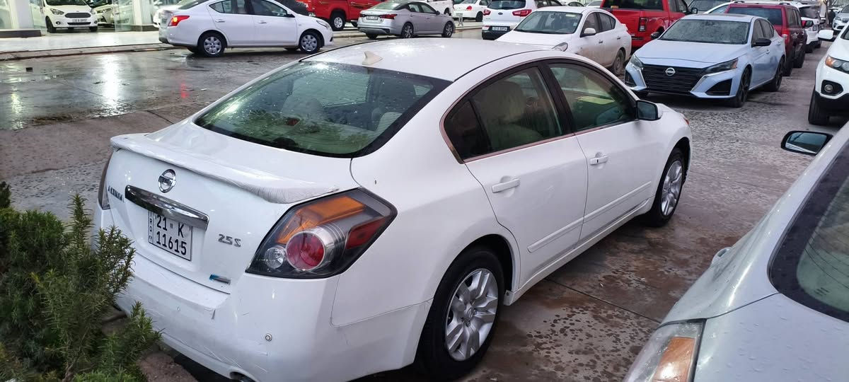 التيما 2012 خليجي
شبر صبغ باب سكن و بعد مكفول 
گير محرك ب شرط 
سنوية رقم جديد طاير صدر كلش جديد 
سعر كلششش مناسب 
اذا شراي خابر 
مكان كلار 
***********
