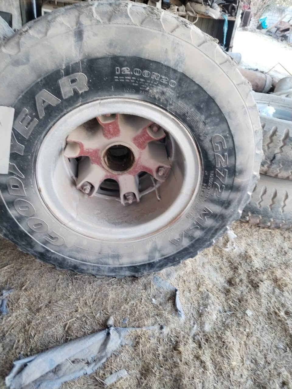 سلام عليكم اربع زواج تاير هنه والويلات و البراميخ  ١٢٠٠/٢٠ المكان كربلاء ***********
