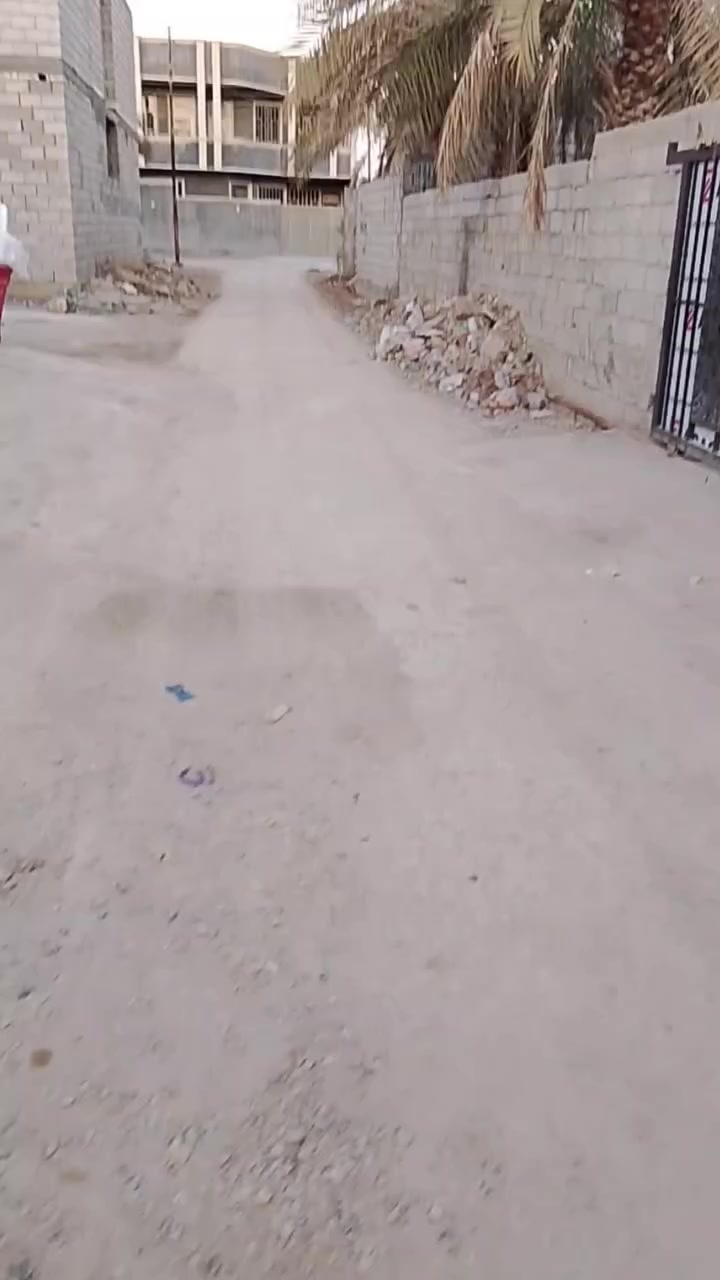 السلام عليكم 
بيت للبيع طابو زراعي سلمان باك المدائن منطقة البانيروما كاملة خدماتة 200متر السعر 95 وبيه مجال 
التواصل ***********
