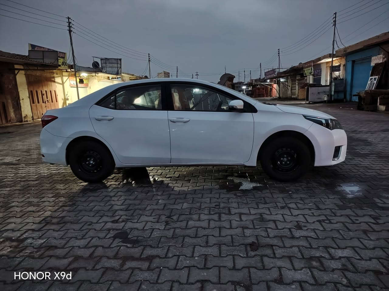 لكورله 2015للبيع مال الشركه العامه سياره مكفوله من الصبغ ول تبديل
مكانه كوت ***********
