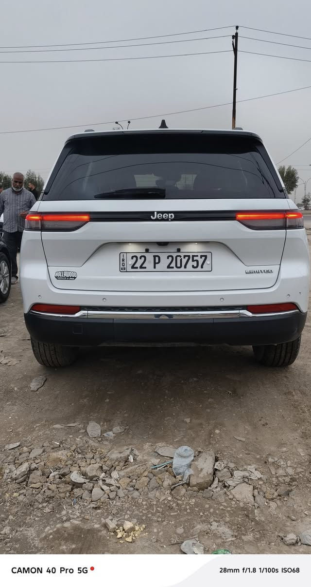 السلام عليكم للبيع جيب كراند شيروكي موديل 2023 
فول مواصفات عدى الفتحه حادثها جاملغ سايق فقط الباقي مكفول بدون شواصي كير مكينه مكفولات صور الحادث موجوده  
رقم اربيل باسمي تحويل ثاني يوم
هزه جديده بشهر 12 مسويها 
سعرها 355 وبيها مجال بسيط 
مكانها بابل الحله نادر 
خاص او الاتصال ***********
