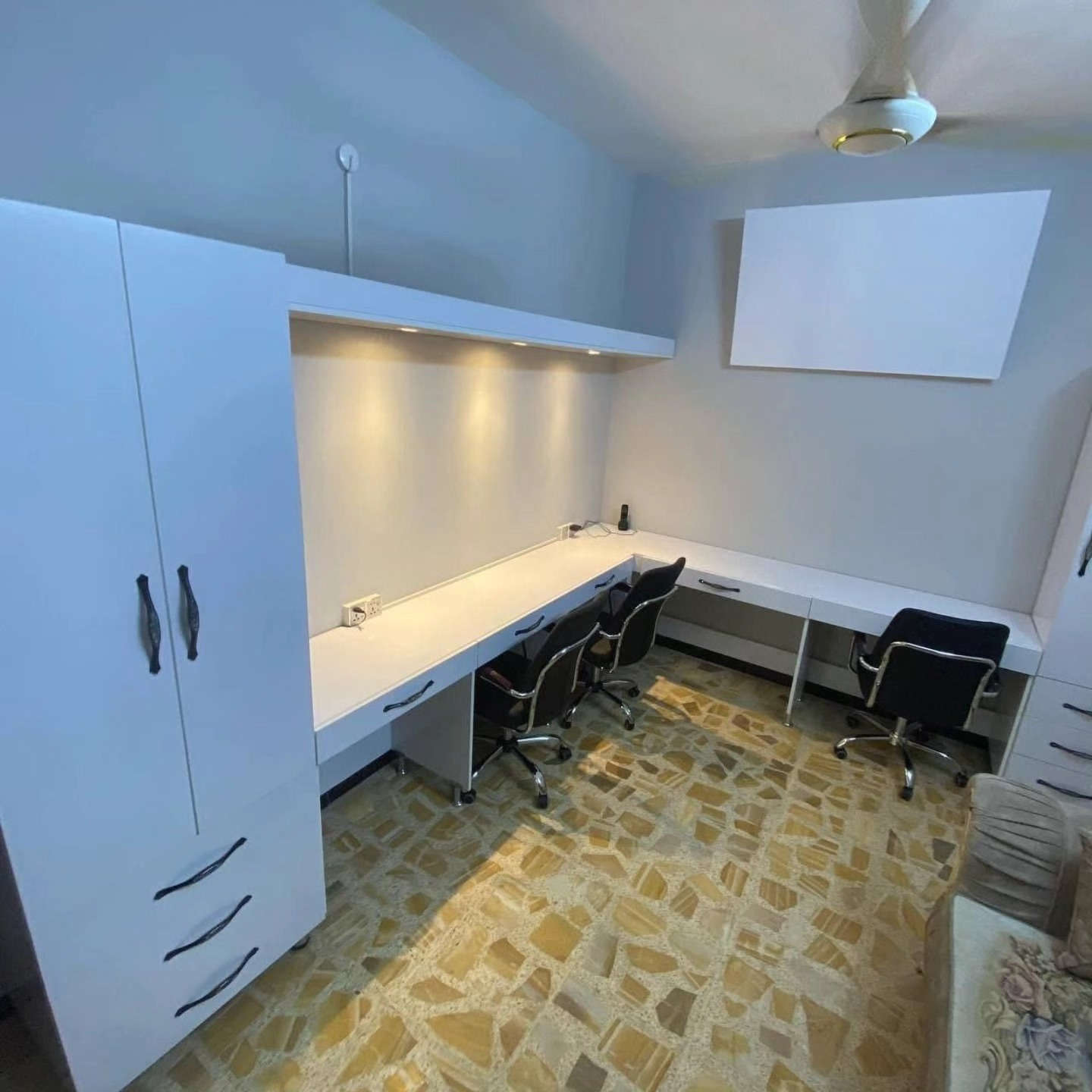 فاترينا Mdf تركي 🇹🇷
للاستفسار الاتصال على :
***********
***********
او مراسلة الصفحة
#غرف_نوم #الالمنيوم #كاونترات #mdf
