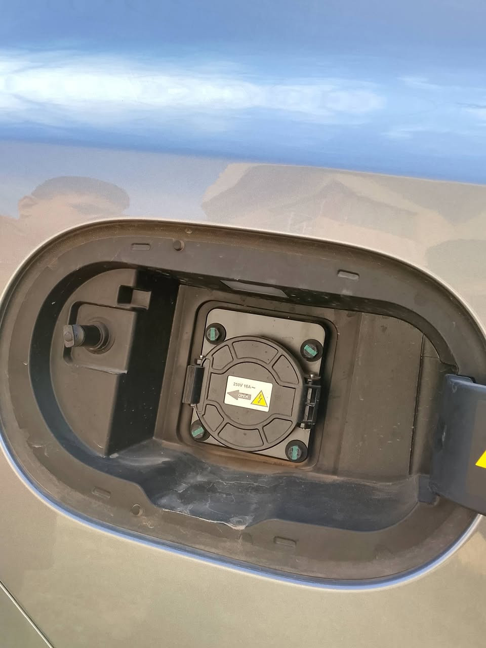 السلام عليكم بي وأيدي موديل 25 خليجي زيرو بعدها السياره بل عافيه على الياخذها فول مواصفات عده الفتحه كشنات جلد تدفئه تبريد دخول ذكي 3 انضمه قياده حساسات أمامي خلفي جام  أوتوماتيكي ،شغيل كرت السياره فول لخير رقم 🚦بغداد السياره تحويل ثاني يوم مكان السياره بغداد السعر 18 وربع    مليون وبيهه مجال قليل رقم صاحب السياره ***********
واستاب موجود أهلن وسهلن بيكم ❣️❣️🚦 ***********
