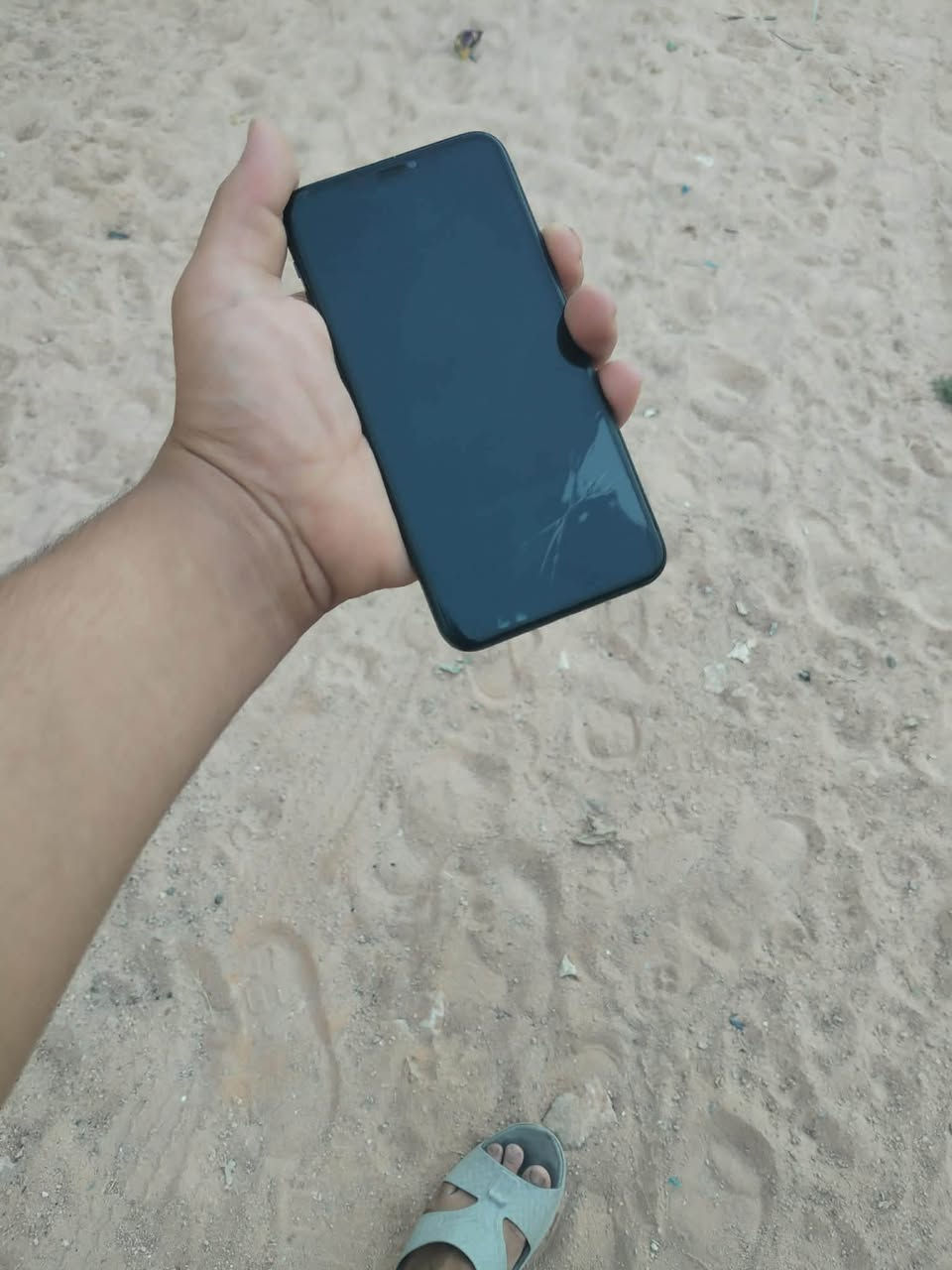ايفون ١١بر ماكس امبدل شاشه وبطاريه ١٠٠
الجهاز بي فطور بل شاشه بل كلاس ابد ممثر عله
وضهر مفطور 
الجهاز استخدامه يخبل سعر ٢٠٠ وبي مجال 
كامرات صوت تفحصه  اله تاخذه ***********
