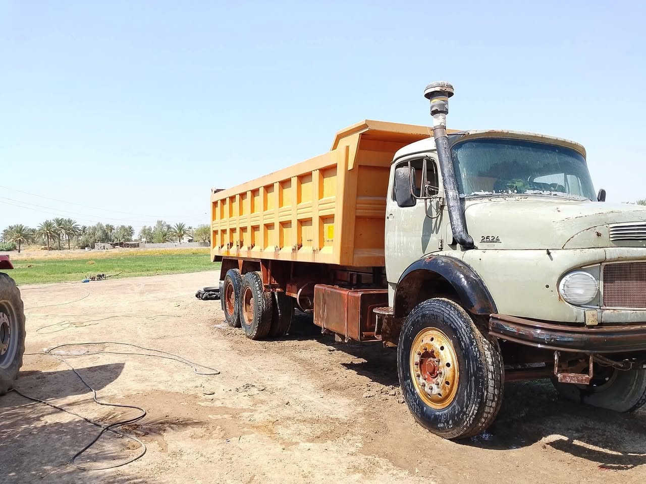 السلام عليكم للبيع (اقجم) موديل 81 باقي التفاصيل ***********/   ***********
