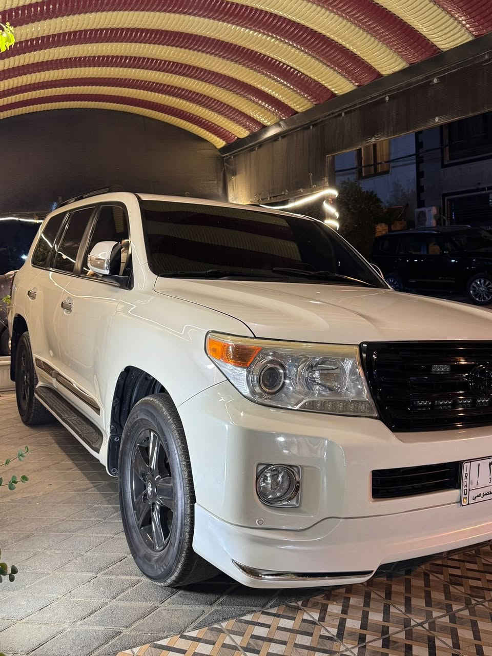 للبيع لاندكروز GXR موديل 2013 رقم بغداد مميز (3355أ)بغداد خصوصي ماشيه127الف مكفوله كفاله عامه بدون اي صبغ وبدون اي ضرر سياره نضيفه واستخدام بيت وبدون اي نقص داخله وخارجه نضيف كلش مكان السياره بغداد الكرخ للاستفسار الاتصال بالرقم***********.
