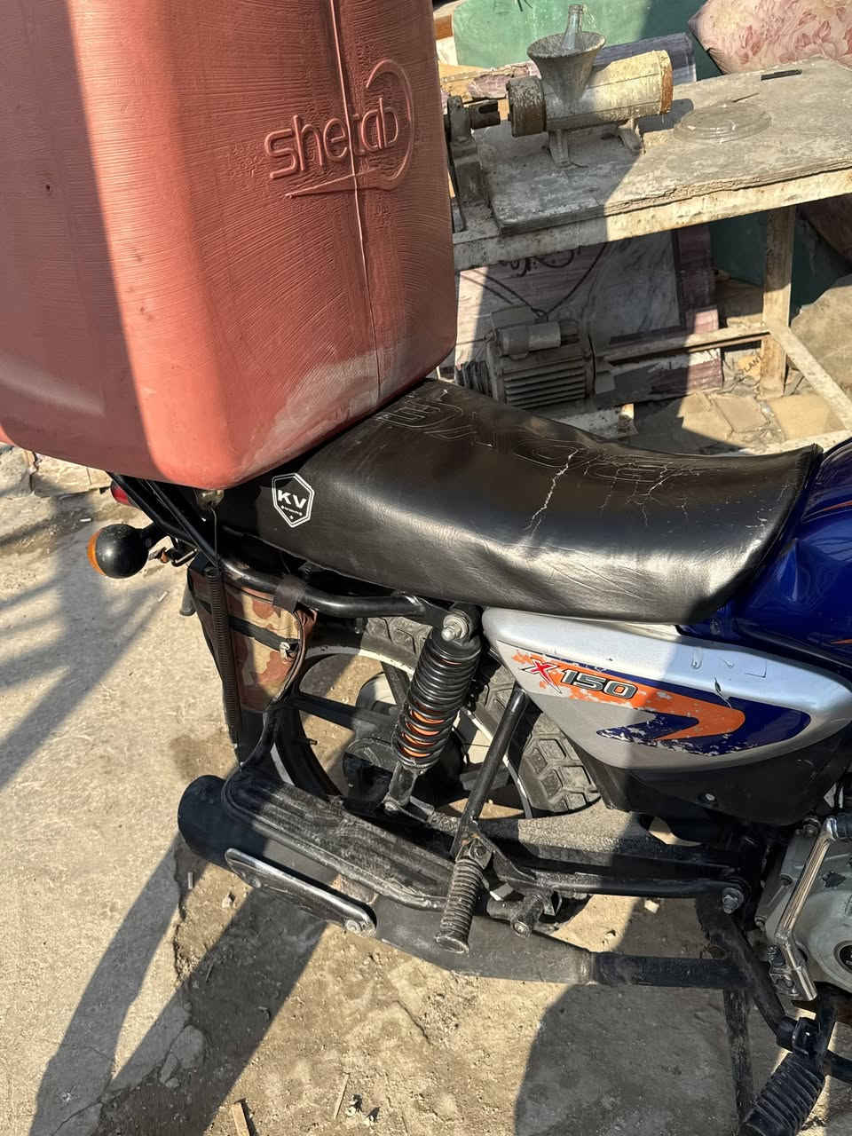 السلام عليكم بوطسر مو ديل ٢٢ بدون اوراق دراجة مكفولة لا تبخيرر ولا نضوح نقصها بس كفر الباتري بعد مابيها نقص للبييع بسعر ٨٠٠ الف مكاني منصور او وشاش ***********
