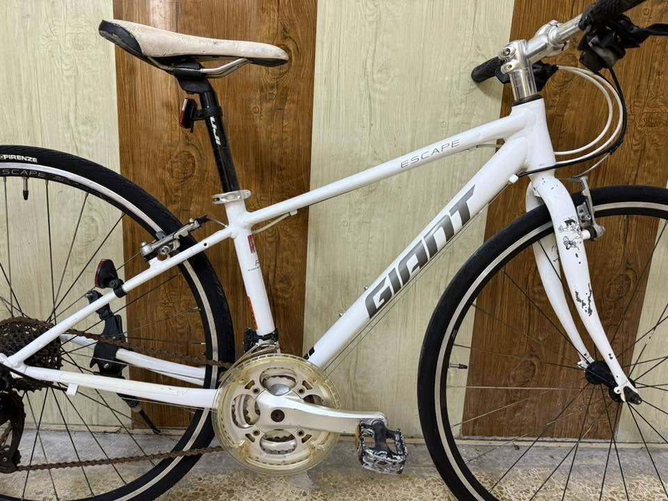 دراجة هوائية جاينت إسكيب 

قياس 28 /c700

المعدن ألمنيوم 

وزن البيسكل 9kg

قياس الفريم XXS. اصمول 36c

المكينة 3/8

فقاسات مايكرو شيفة 

عقرب مايكرو شيفة 

وياله طخم جاينت إسكيب 

سعر 140 ألف دينار 

عنوان المحل موصل أيمن تقاطع شارع كنيسة الساعه 🚴🚴🏻‍♂️

يوجد توصيل 🚚 كافة محافظات العراق 🇮🇶 

☎️***********
📞***********
