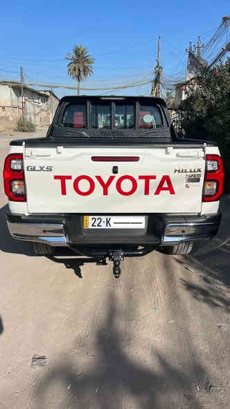 *تويوتا  هايلوكس فور ويل فول 4*4 
سيد نهرو 
*موديل 2025 سياره جديده مكفوله كفاله عامه 
*مواصفات مذهب كويتي  ام المنفاخ عالي 4 سلندر 
*السياره كارتون وضع شركه ماشيه 14 الف كيلو
 فول مواصفات شاحن واير ليس تبريد قطعتين بنيد جكات بصمه عدد 2 سيد نهرو يدات ذهبي كويتي رقم أربيل الجديد سنويه جديدة بأسمي شخصياً تحويل فقط السعر 365 بغداد الكاظميه المحيط  
***********
