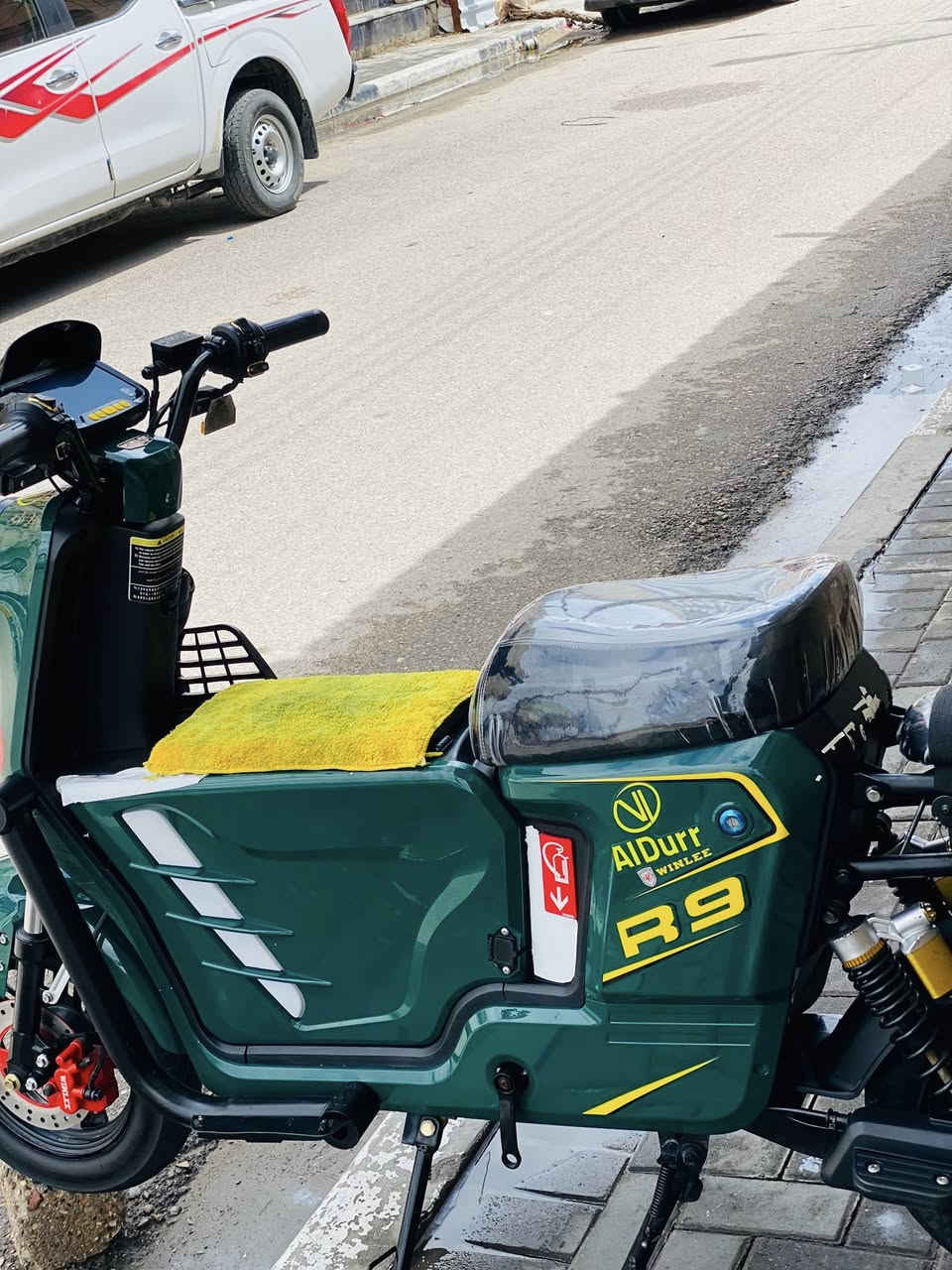 ‏دراجة شحن R9
‏موديل 26 
￼ صار شهر من مطلعها من شركة
‏ أم الصندوق
‏نظافة 100% 
‏بطاريات جديدة 
‏دراجة ماما شي قليل 
‏الرقم ￼📞￼***********
￼￼ جديدة جديدة ￼
