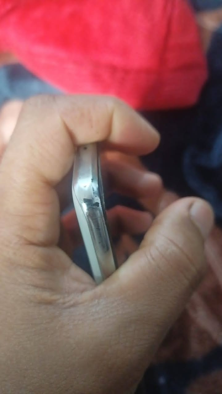 سلام عليكم 
OnePlus 10t g5 
لبيع  نظيف فقط شخط بسيطه بل الشاصي  
شحن 150w
ذاكره 256
رام16
120فريم الشاشه 
سعره 270 الف مكان بغداد


**إذا كنت صاحب هذا الإعلان وتريد حذفه لأي سبب، رجاءا أرسل رسالة إلى الدعم الفني**
